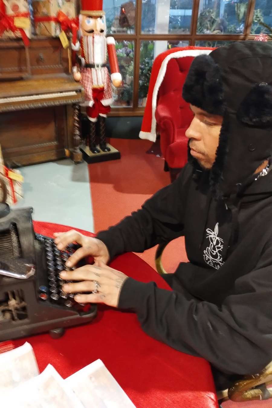 91364779 1053 medium large