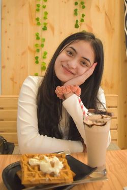 Shivani 's photo