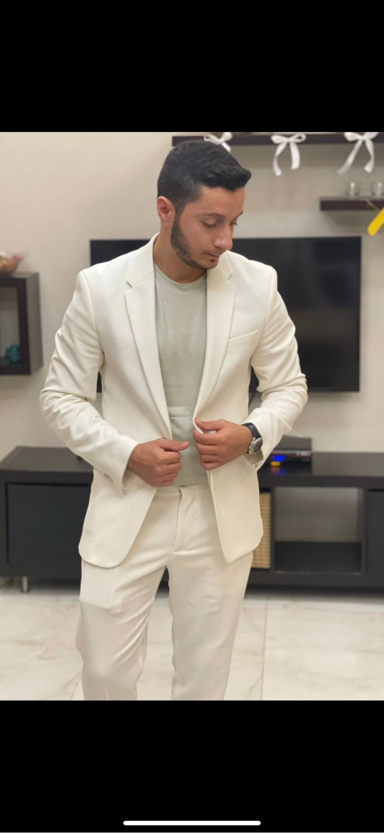 24707620 822 medium large