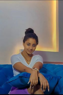 Anisha Kaits's photo