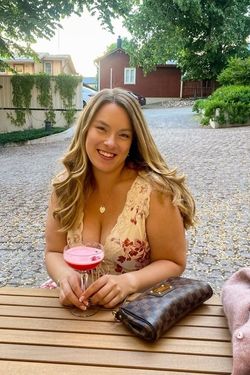 Anna Lawrence 's photo