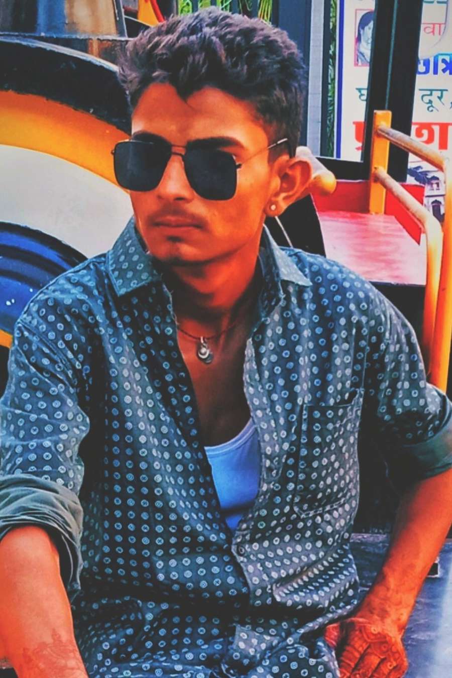 89240325 1165 medium large