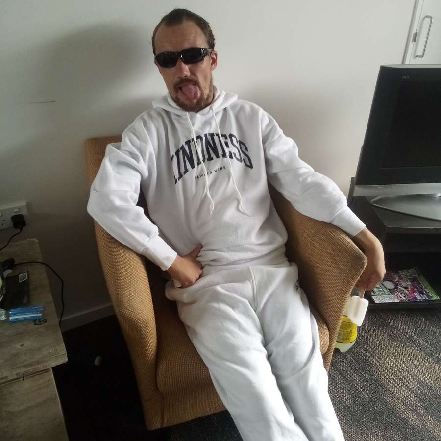85682903 9009 medium large