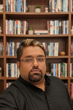 Abir Mukherjee 's photo