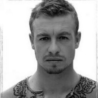 Simon Baker's photo