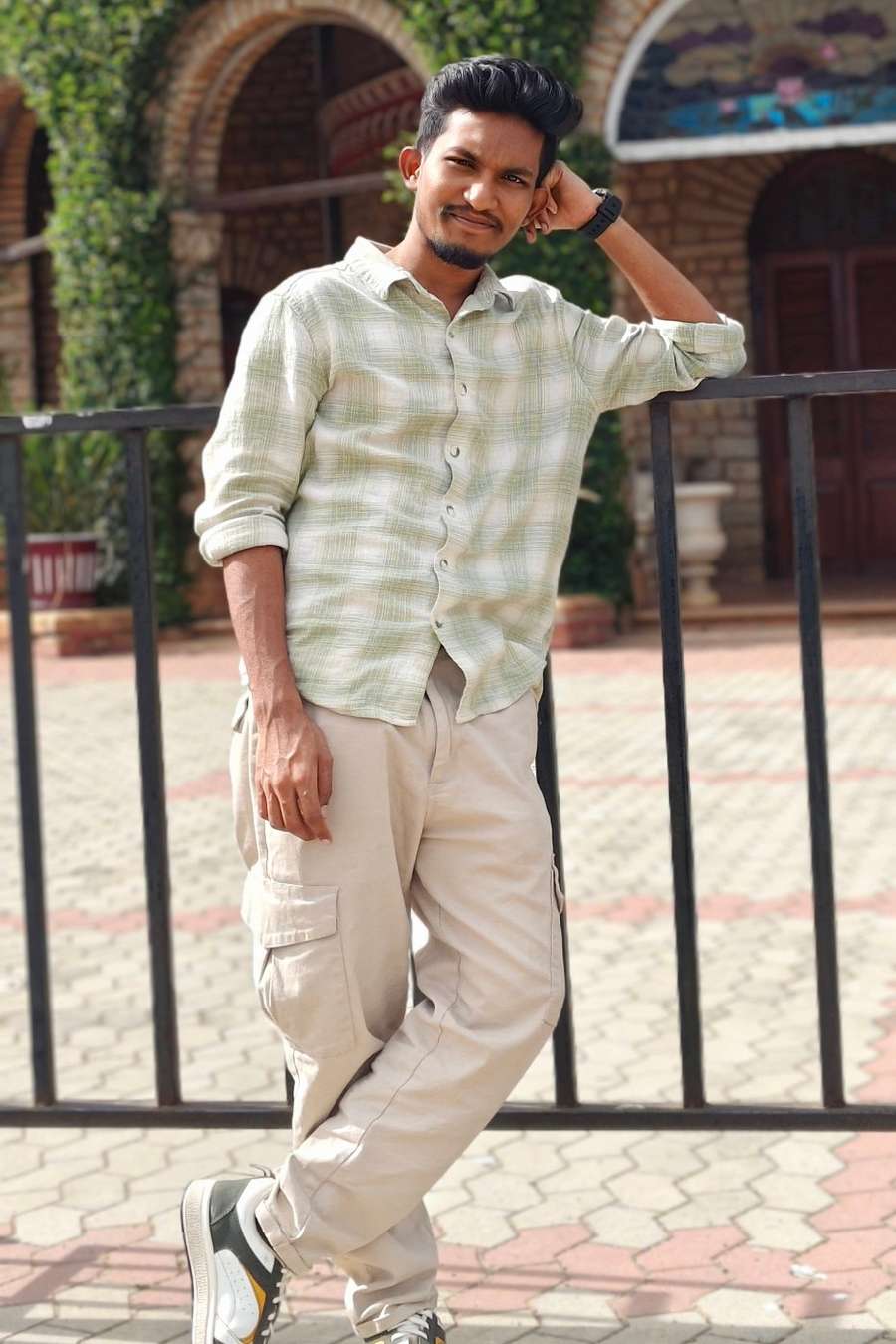 90711053 4683 medium large