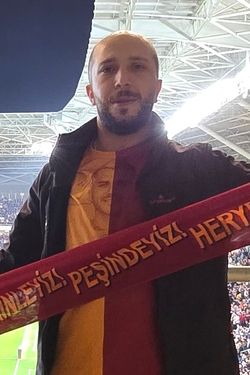M ENES's photo