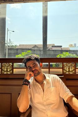 Akshay's photo