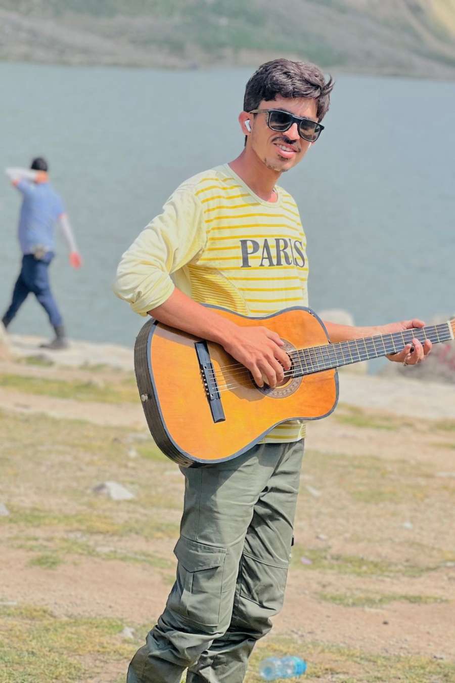 89734133 2219 medium large