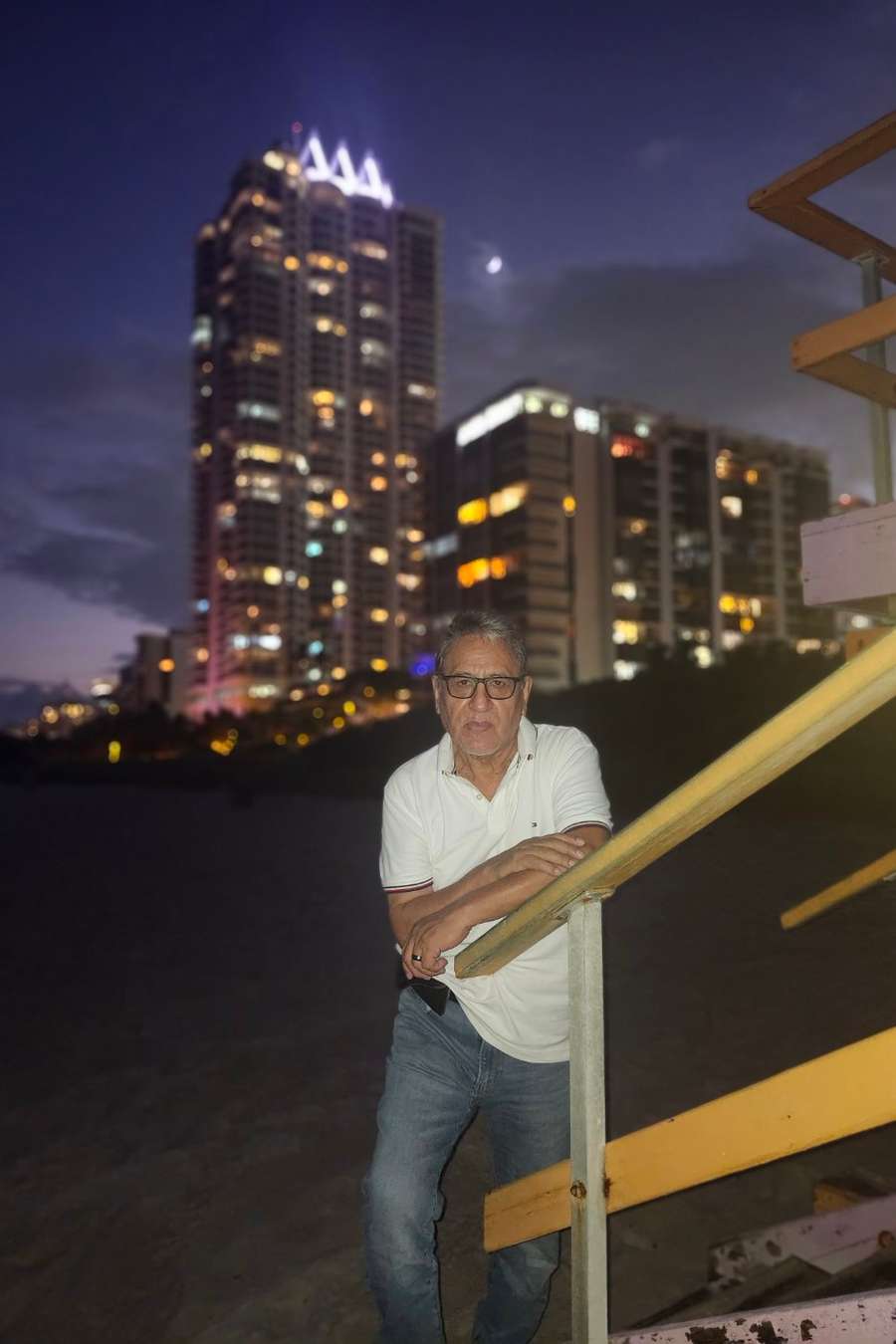 90611752 7837 medium large