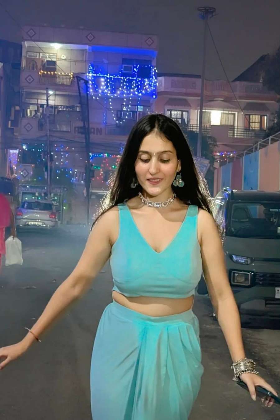 89960307 6748 medium large