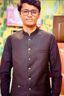 Hamza Riaz 's photo