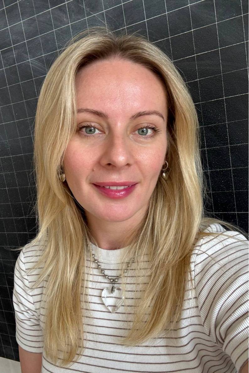 89981130 8836 medium large