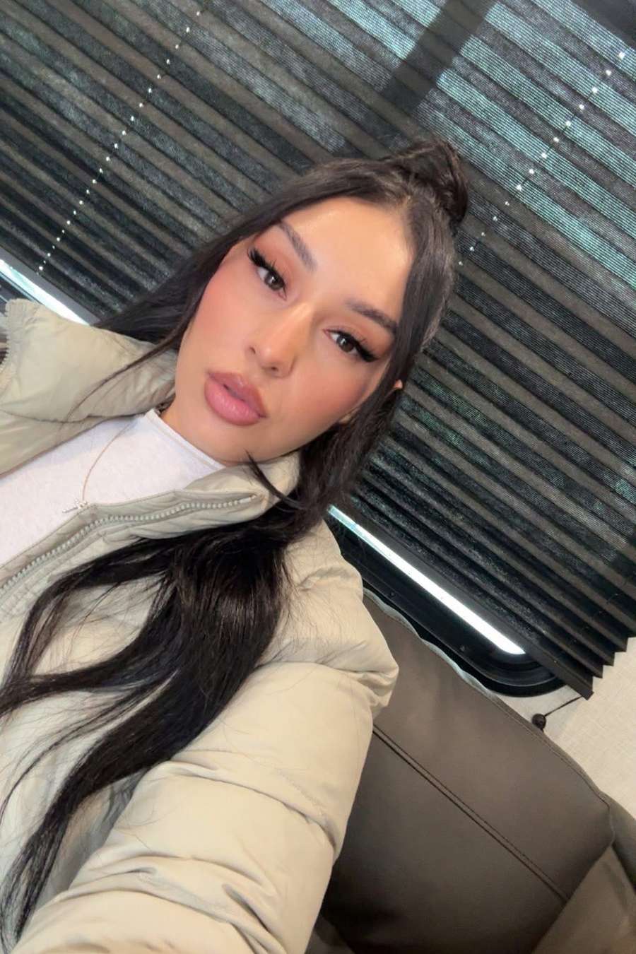 92449327 2653 medium large