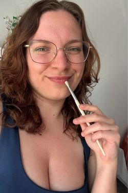 Angela Wayne 's photo