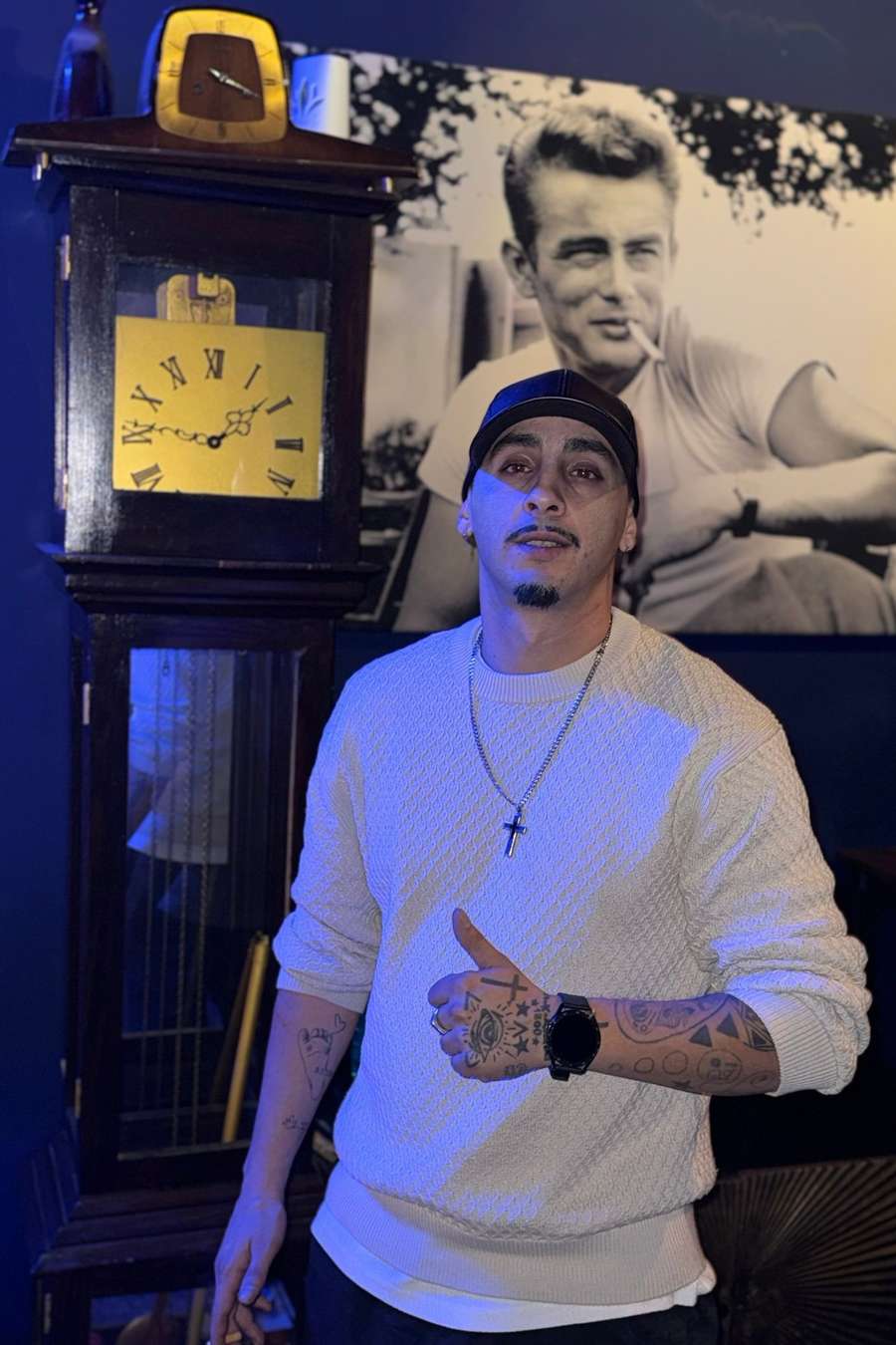 90951714 853 medium large