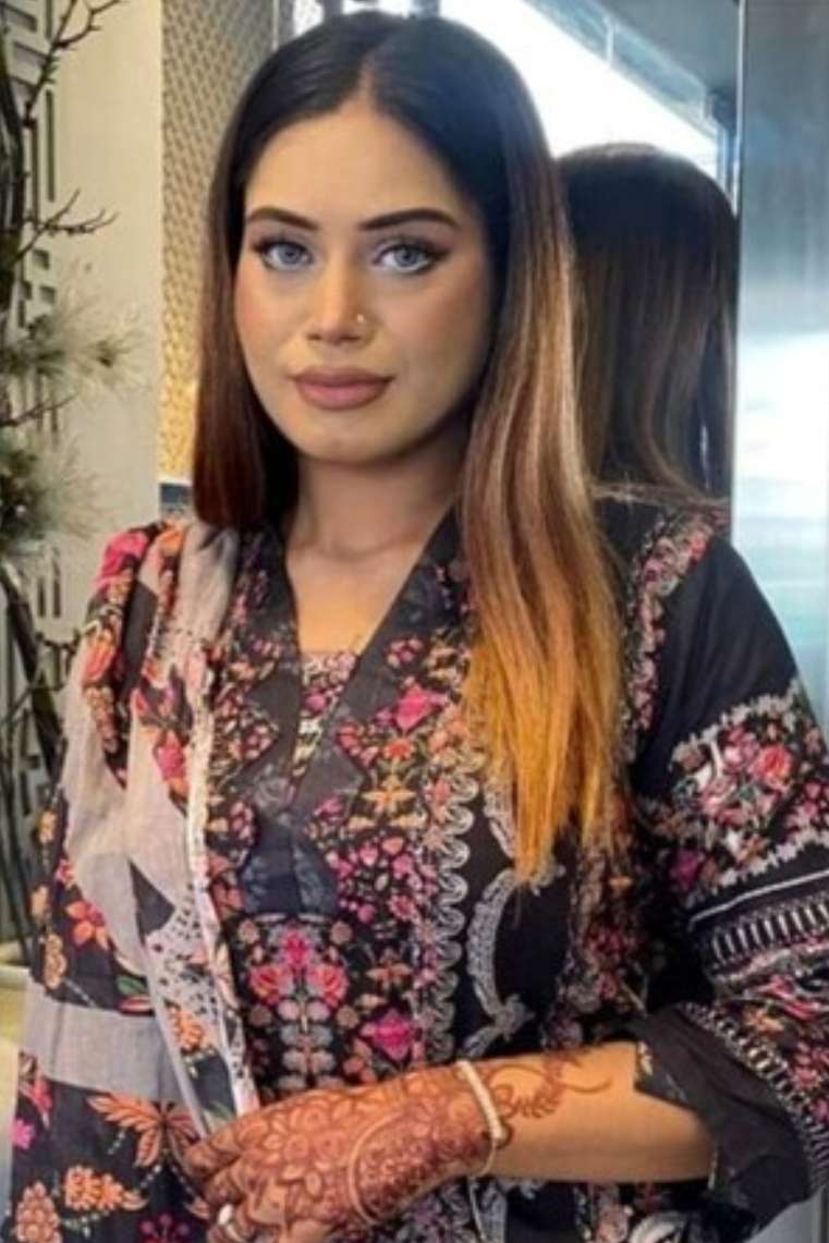 89618687 5758 medium large