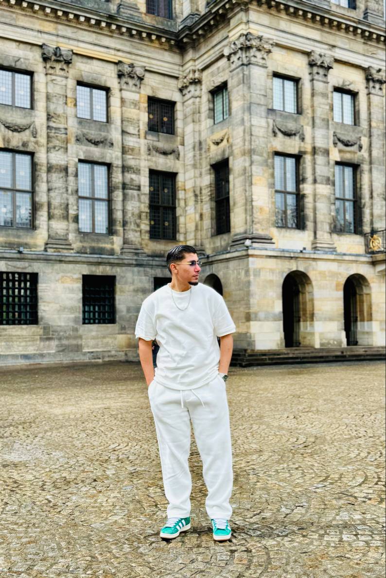 90131588 8592 medium large