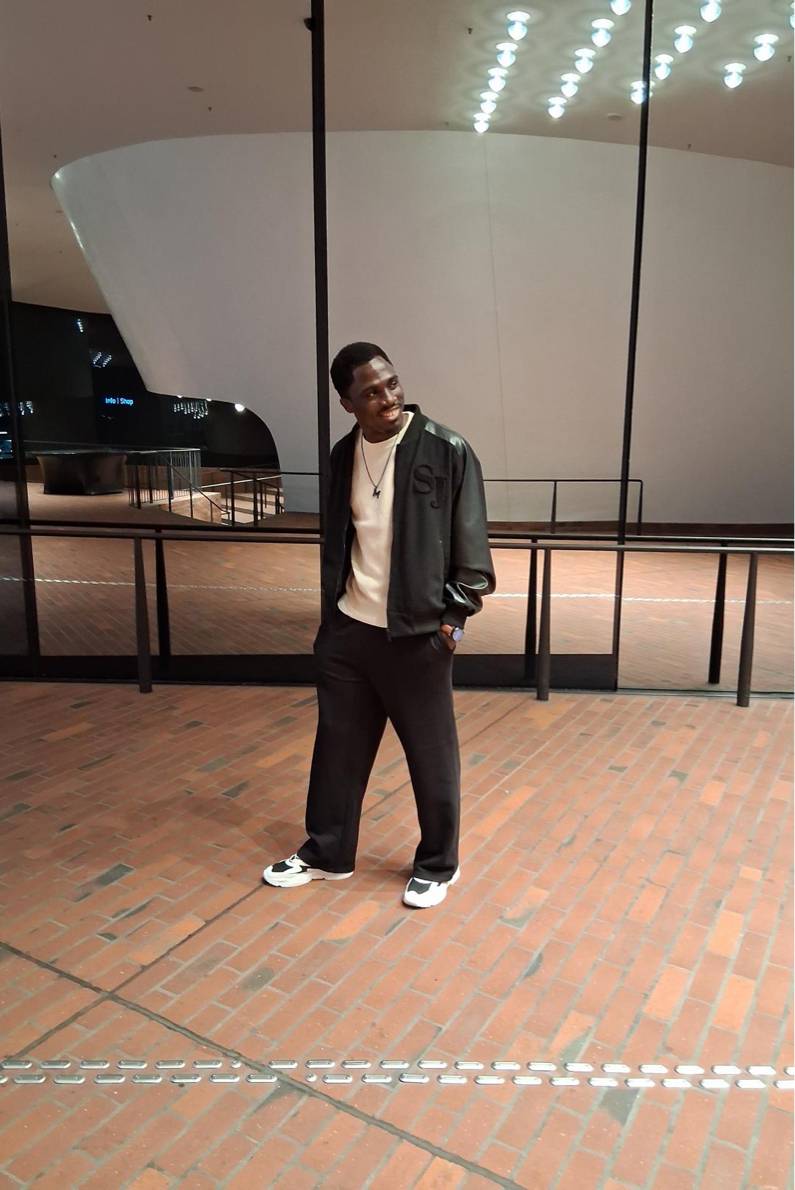 92698532 1253 medium large