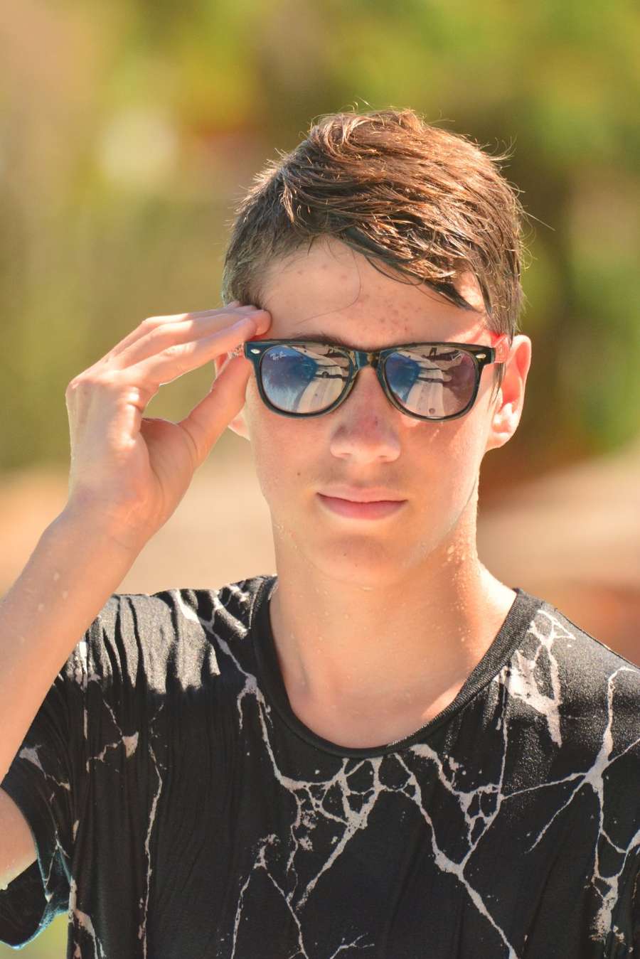 89769717 1318 medium large