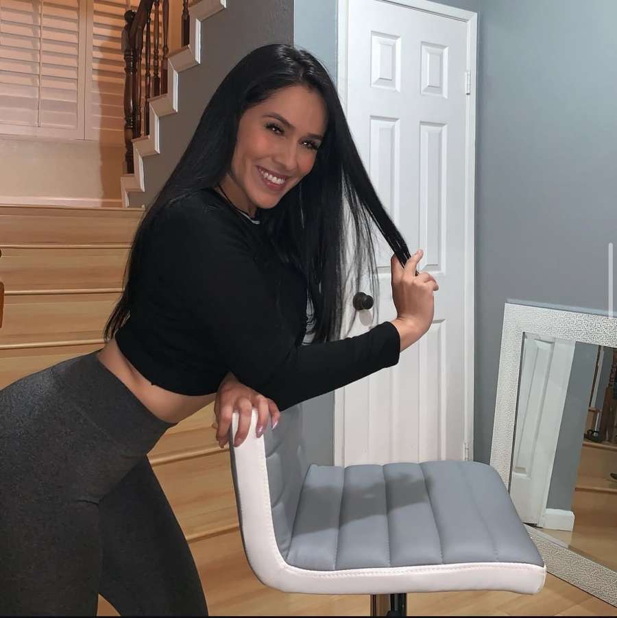 87592417 490 medium large