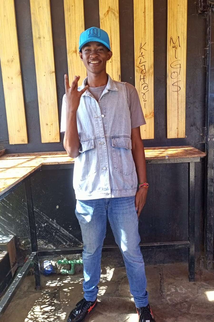 92853167 8165 medium large