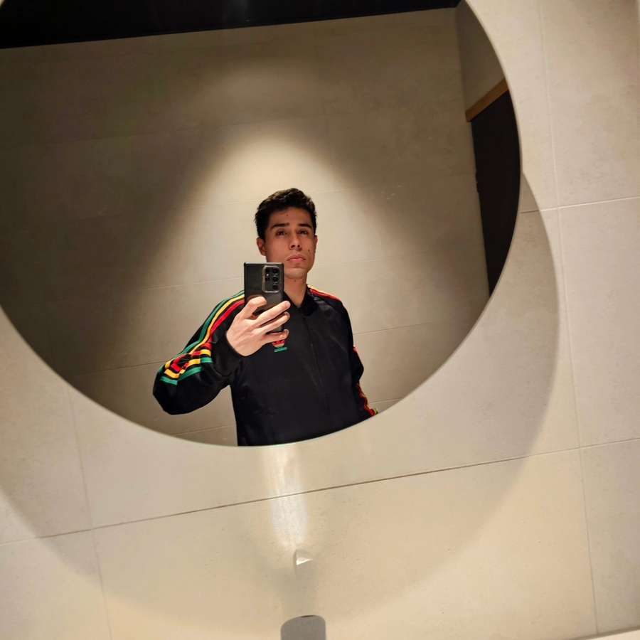 85677748 8841 medium large