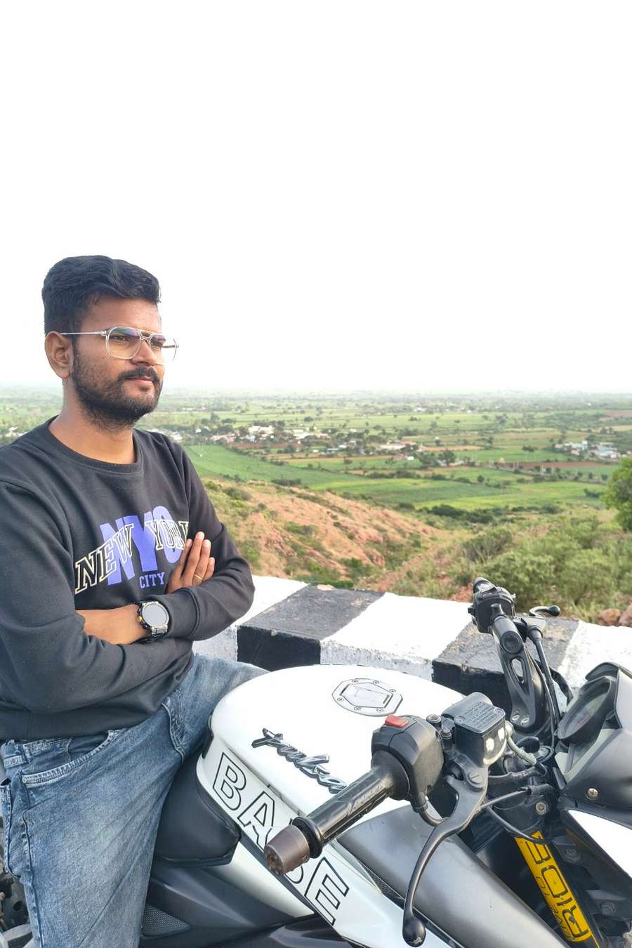 89946381 4706 medium large