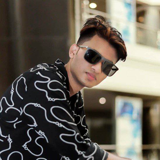 38122337 1644 medium large