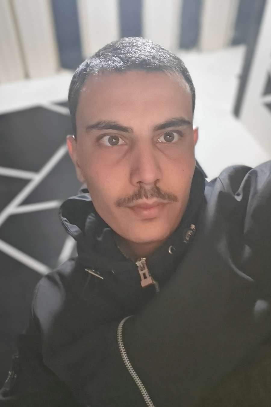 91692869 3853 medium large