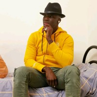 Manding Comma's photo