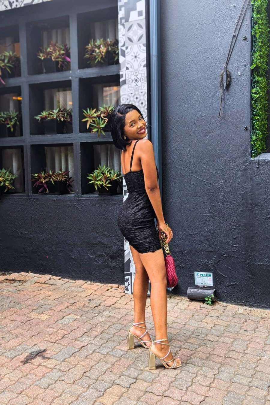 90609337 6979 medium large