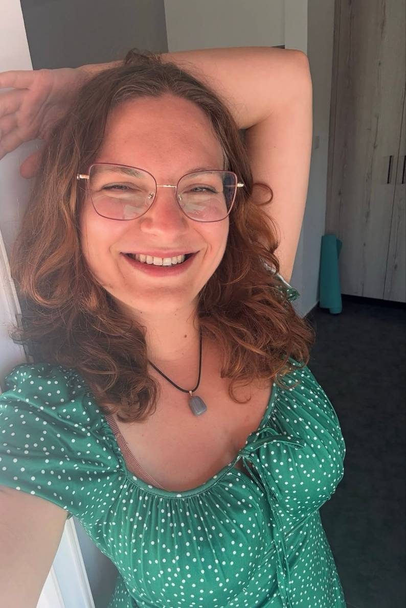 90225944 594 medium large