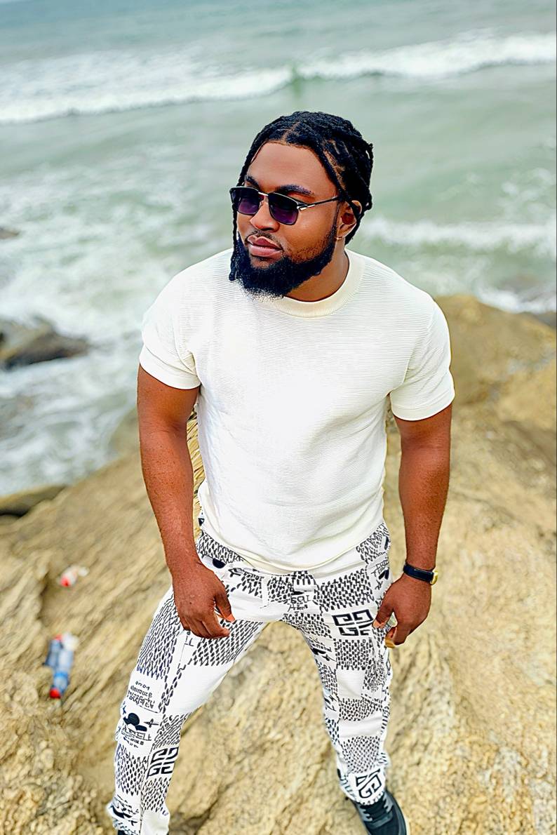 92037069 341 medium large