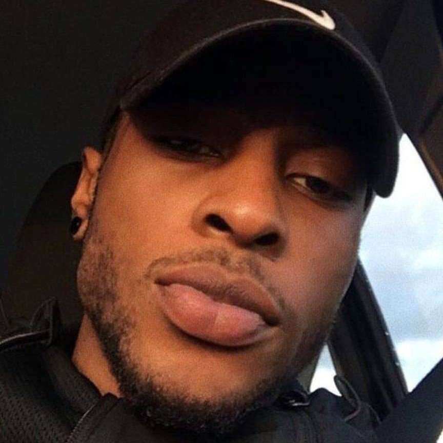 83230822 1712 medium large