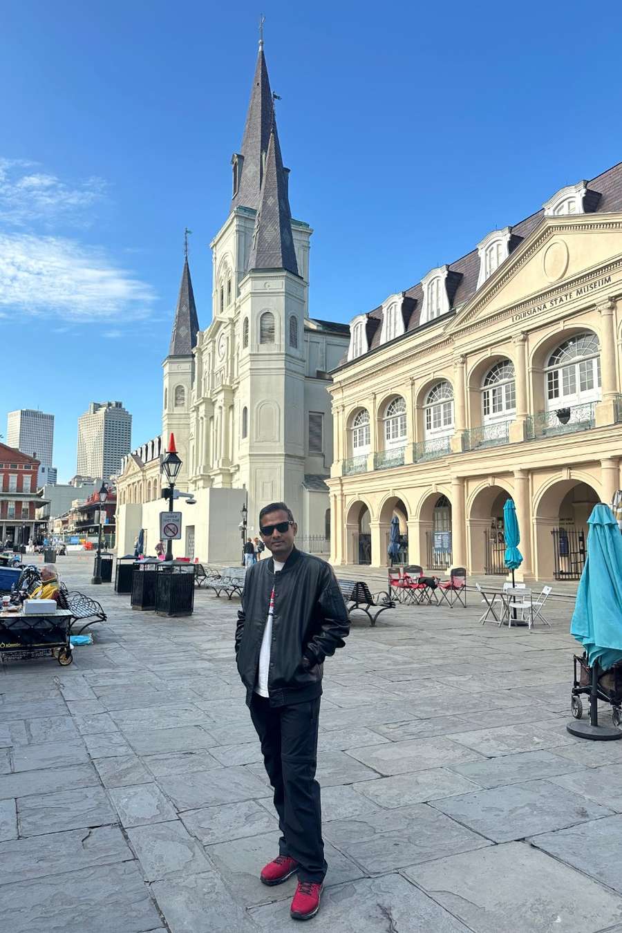 90577279 528 medium large