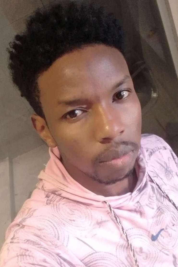 52086957 395 medium large