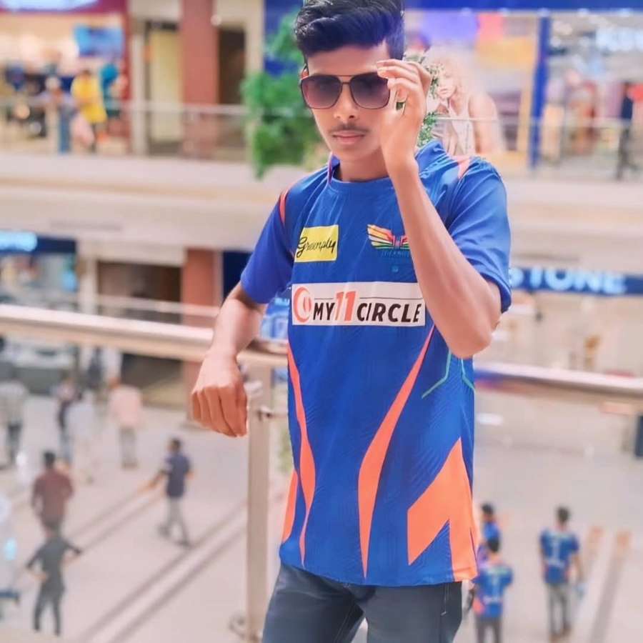 84470541 6401 medium large