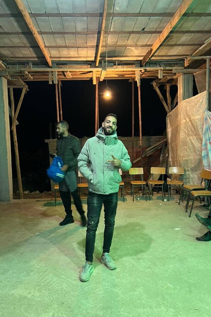 91086953 1600 medium large