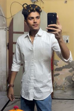 Lavish Baisoya's photo