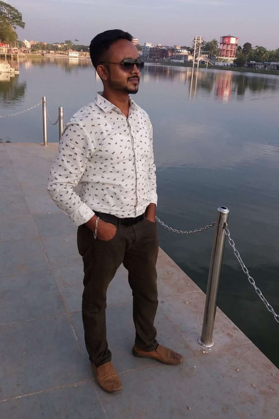 90608656 732 medium large