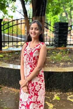 Komal Sharma's photo