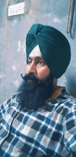 Amrit Rakhra's photo