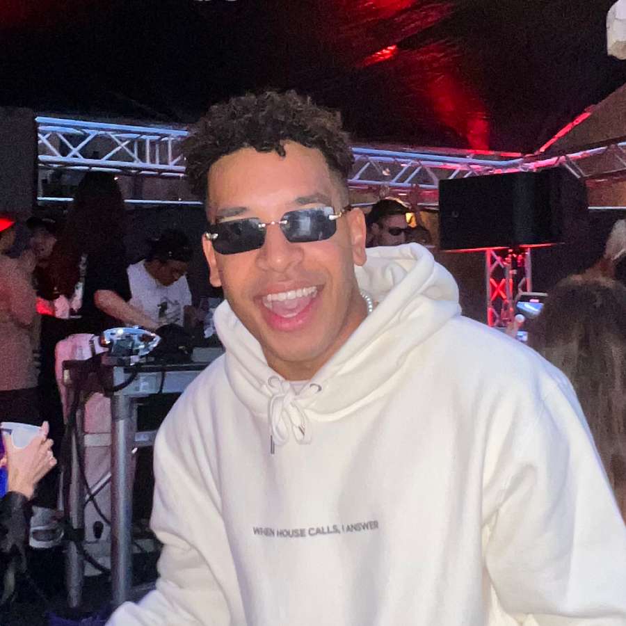 87546061 1323 medium large