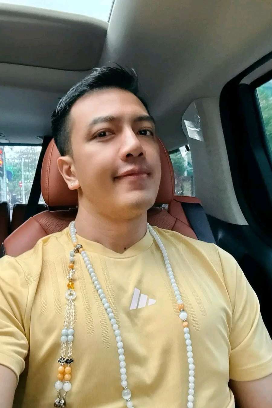 90636743 690 medium large