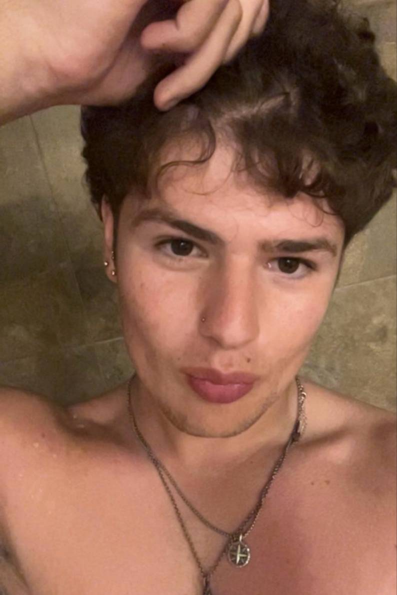 92683979 627 medium large