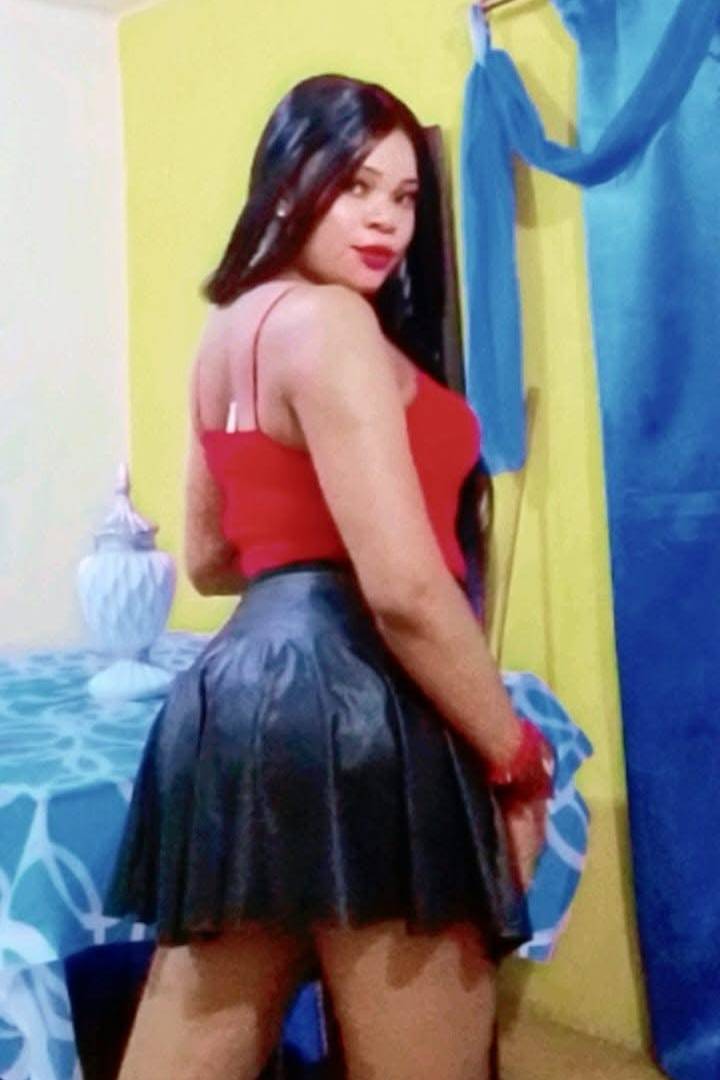 89880799 628 medium large