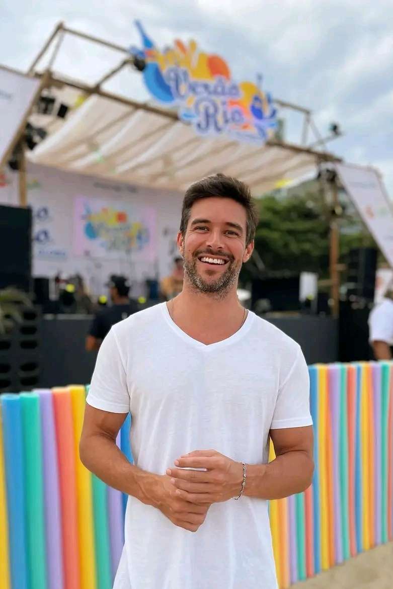 89674877 4502 medium large