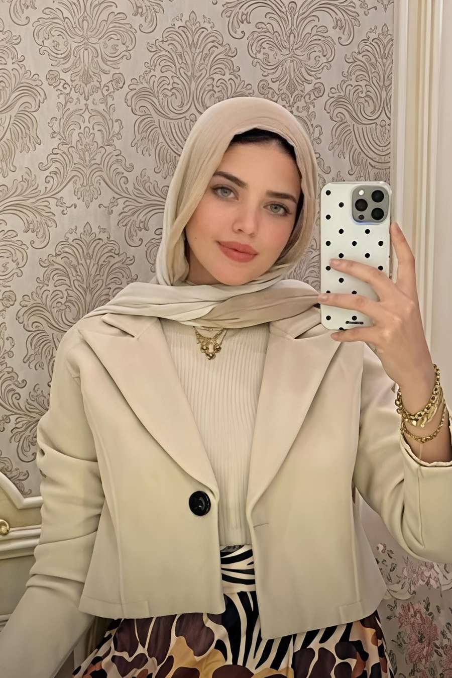 92204868 967 medium large