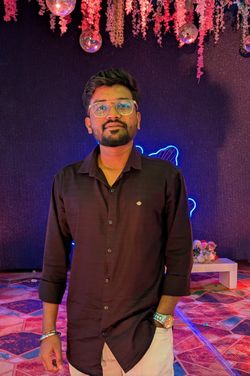 Dev's photo